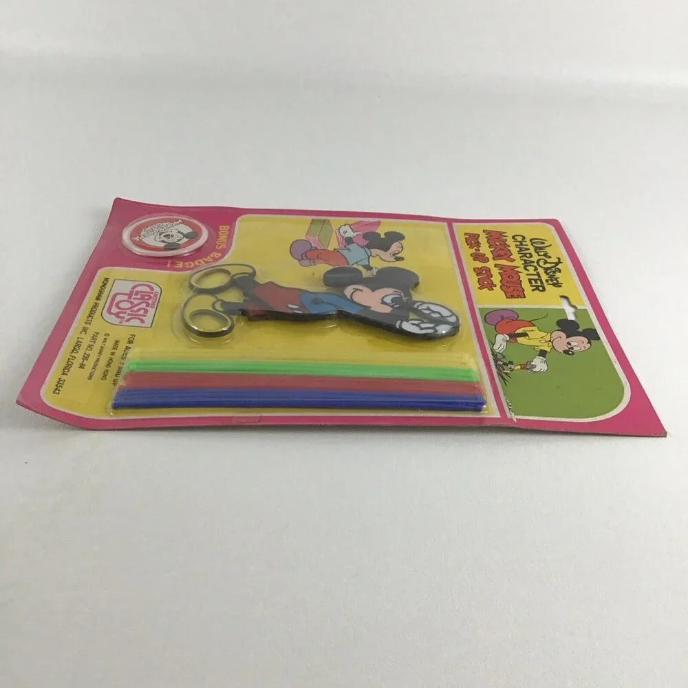 Disney Character Mickey Mouse Pick Up Sticks Classic Game Badge Vintage 80s Toy